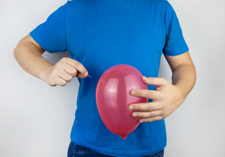 如何在飯後停止感到脹氣：多面向的方法