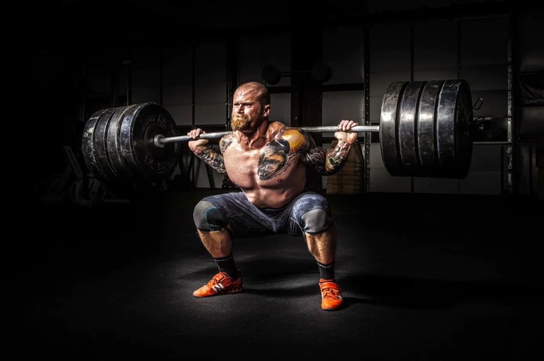 超越矢狀平面：矢狀平面主導訓練的陷阱